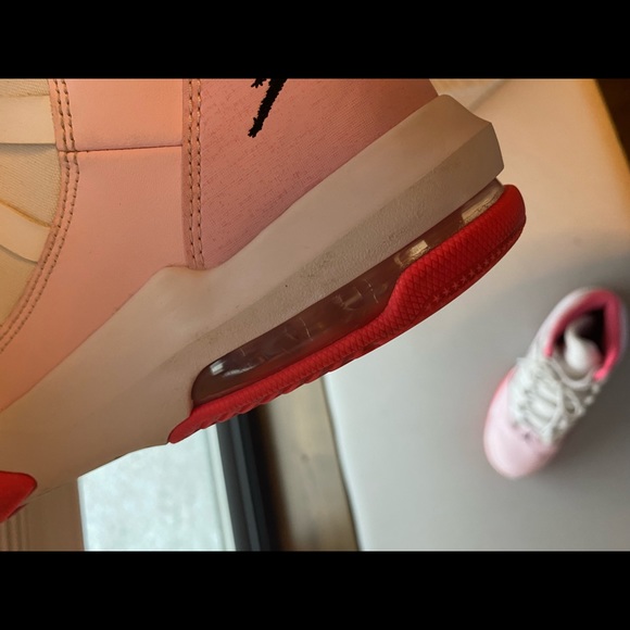 JORDAN MAX AURA GS “PINK FOAM” - Picture 13 of 15